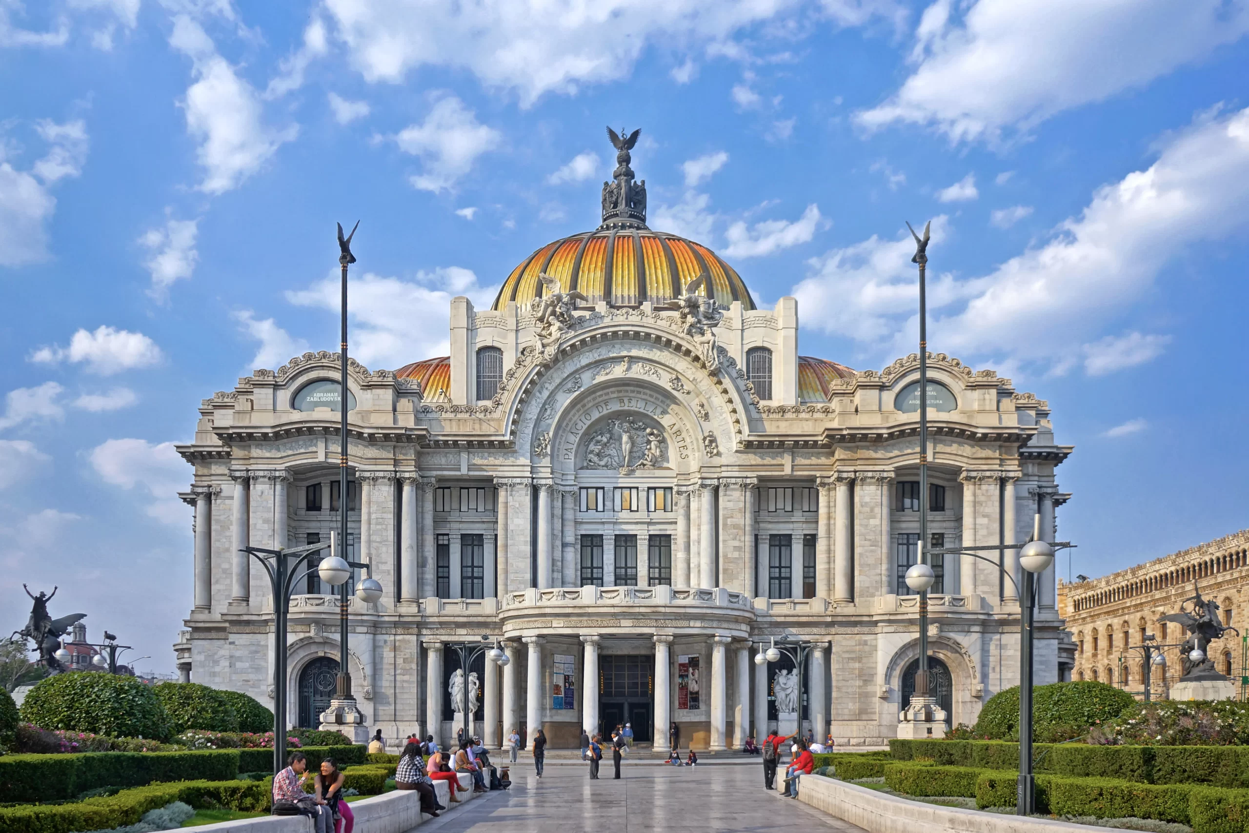 El Palacio de Bellas Artes, levantado sobre un suelo que no se está quieto